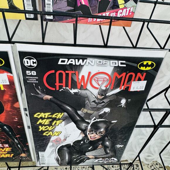 Batman Catwoman Gotham War Scorched Earth, Battle Lines & CW 57-58 Lot - Picture 5 of 5